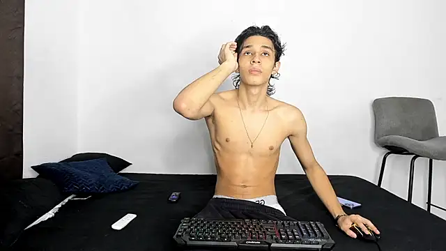 evanscollins online show from December 18, 10:27 pm