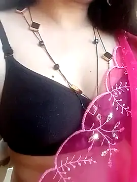 Snapshot of Indianhyna chatting on February 17, 8:19 am Indianhyna online show from February 17, 8:19 am