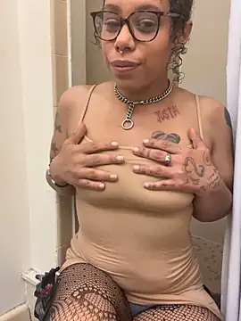 Snapshot of Princess_Desirae chatting on May 7, 6:19 am Princess Desirae online show from May 7, 6:19 am