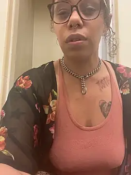 Snapshot of Princess_Desirae chatting on May 9, 10:09 am Princess Desirae online show from May 9, 10:09 am