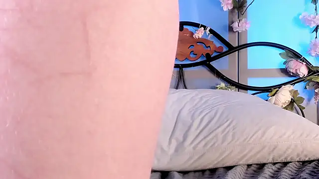 Snapshot of LilianSwall chatting on December 16, 8:58 pm LilianSwall online show from December 16, 8:58 pm