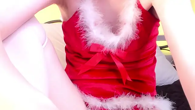 Snapshot of LilianSwall chatting on December 23, 2:28 pm LilianSwall online show from December 23, 2:28 pm