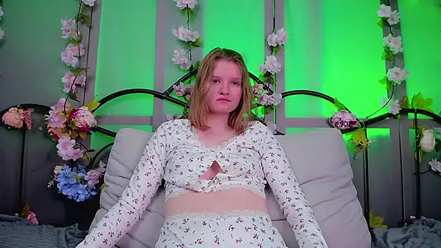 Snapshot of LilianSwall chatting on February 1, 4:54 pm LilianSwall online show from February 1, 4:54 pm