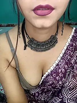 Diamond queeen online show from December 1, 9:59 pm