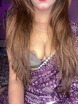 Snapshot of Diamond_queeen chatting on December 21, 9:33 pm Diamond queeen online show from December 21, 9:33 pm