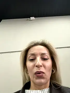 Diamond Bunny  online show from November 30, 12:42 pm