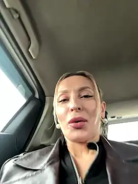 Diamond Bunny  online show from January 10, 11:23 am