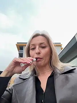 Diamond Bunny  online show from February 11, 3:17 pm