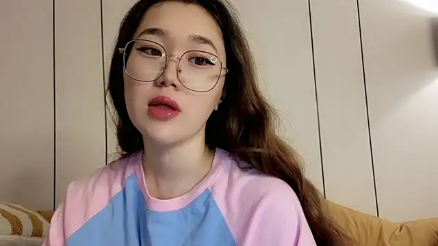 Snapshot of Jennatyan chatting on June 6, 3:22 am Jennatyan online show from June 6, 3:22 am