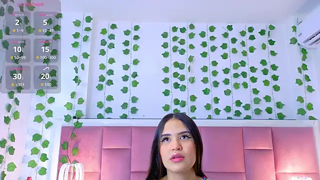 Snapshot of kaily_sweet1 chatting on May 21, 11:17 am kaily sweet1 online show from May 21, 11:17 am