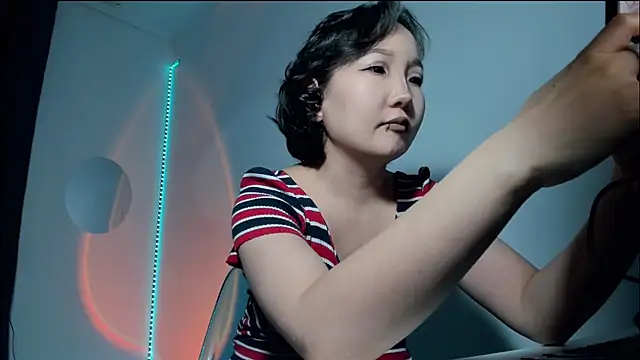 Snapshot of himeros_goddess chatting on December 14, 1:50 am himeros goddess online show from December 14, 1:50 am