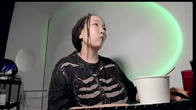 Snapshot of himeros_goddess chatting on January 24, 7:19 am himeros goddess online show from January 24, 7:19 am