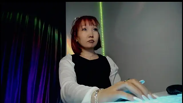 Snapshot of himeros_goddess chatting on October 10, 8:24 am himeros goddess online show from October 10, 8:24 am