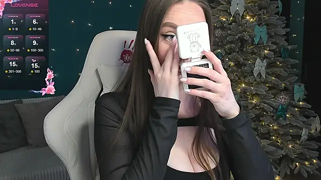 Snapshot of katie_taylorr chatting on February 3, 10:21 pm katie taylorr online show from February 3, 10:21 pm