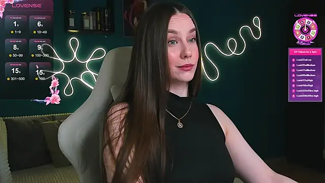 Snapshot of katie_taylorr chatting on October 15, 10:32 pm katie taylorr online show from October 15, 10:32 pm