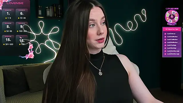 Snapshot of katie_taylorr chatting on October 17, 10:23 pm katie taylorr online show from October 17, 10:23 pm