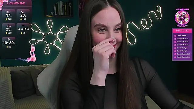 Snapshot of katie_taylorr chatting on February 10, 9:52 pm katie taylorr online show from February 10, 9:52 pm