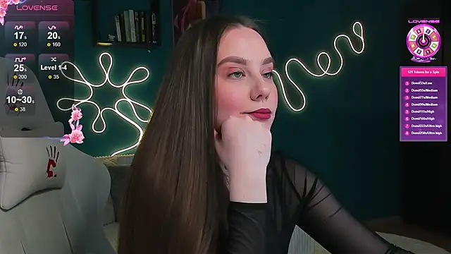 Snapshot of katie_taylorr chatting on February 15, 12:18 am katie taylorr online show from February 15, 12:18 am