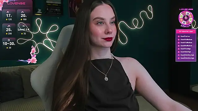 Snapshot of katie_taylorr chatting on February 24, 9:02 pm katie taylorr online show from February 24, 9:02 pm