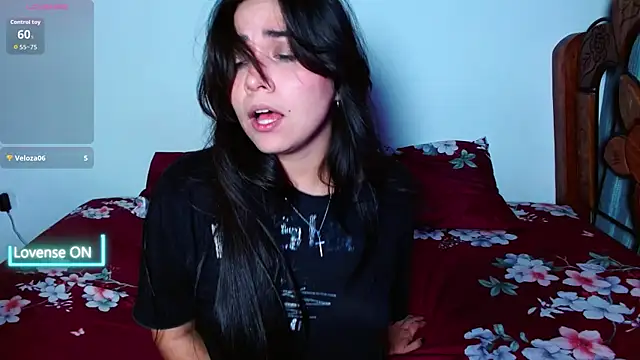 Snapshot of Lune_Claire chatting on January 13, 1:00 am Lune Claire online show from January 13, 1:00 am