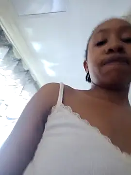 Snapshot of CocoSexyBabe chatting on February 8, 9:02 am CocoSexyBabe online show from February 8, 9:02 am