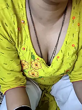 kaveerpooja947 online show from October 31, 5:14 pm