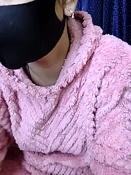 kaveerpooja947 online show from November 12, 4:40 pm