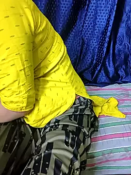 kaveerpooja947 online show from December 3, 4:16 pm