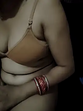 kaveerpooja947 online show from May 2, 6:02 pm