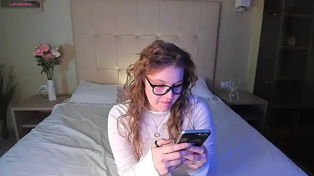 Snapshot of Colleen_Blake chatting on October 22, 4:18 pm Colleen Blake online show from October 22, 4:18 pm