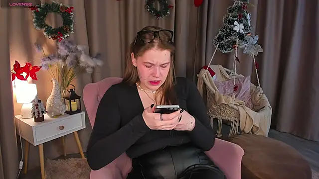 Snapshot of Colleen_Blake chatting on November 26, 5:03 pm Colleen Blake online show from November 26, 5:03 pm