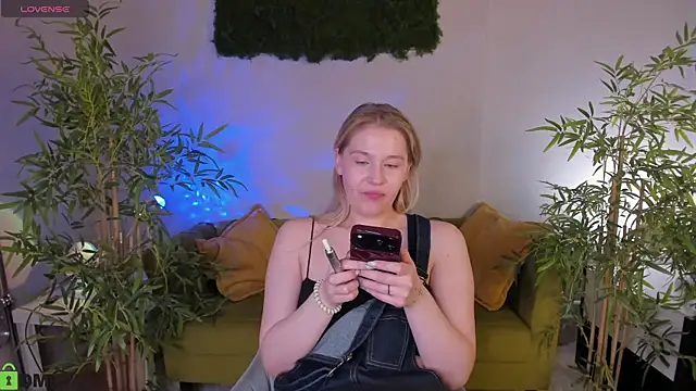Colleen Blake online show from June 29, 5:24 pm