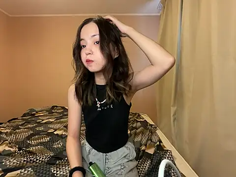 Snapshot of lalallalalaa- chatting on January 15, 6:01 am lalallalalaa- online show from January 15, 6:01 am