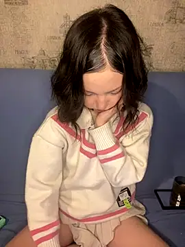 lalallalalaa- online show from November 18, 1:04 pm