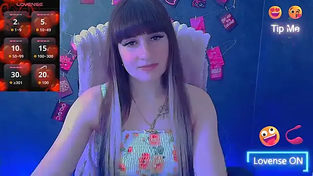 Snapshot of Violla_My chatting on May 9, 5:34 am Violla My online show from May 9, 5:34 am