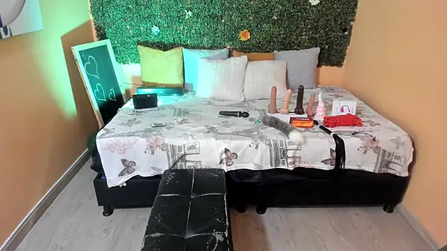 Snapshot of Tiffany_sander chatting on March 22, 6:54 am Tiffany sander online show from March 22, 6:54 am