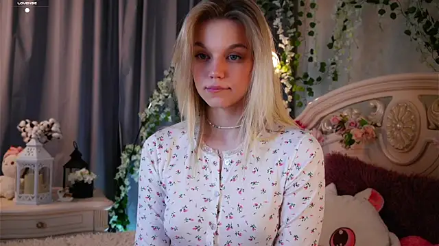 EdlinAlliston online show from November 8, 1:22 pm