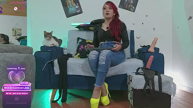 keila j online show from July 6, 10:45 am