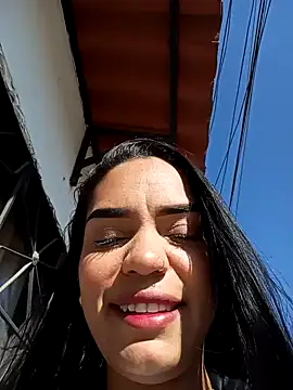 Snapshot of Sara-77 chatting on January 19, 1:33 pm Sara-77 online show from January 19, 1:33 pm