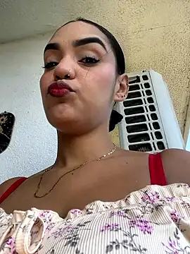 Snapshot of Sara-77 chatting on January 9, 4:10 pm Sara-77 online show from January 9, 4:10 pm