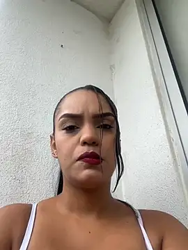 Snapshot of Sara-77 chatting on June 6, 8:13 pm Sara-77 online show from June 6, 8:13 pm