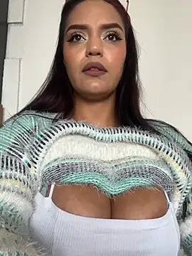 Snapshot of Sara-77 chatting on July 3, 4:24 pm Sara-77 online show from July 3, 4:24 pm