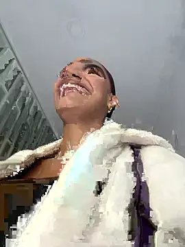 Snapshot of Sara-77 chatting on July 11, 12:30 pm Sara-77 online show from July 11, 12:30 pm