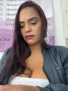 Snapshot of Sara-77 chatting on August 5, 1:36 pm Sara-77 online show from August 5, 1:36 pm