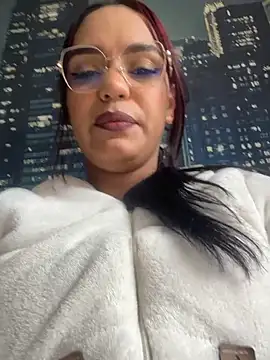 Snapshot of Sara-77 chatting on August 6, 1:24 pm Sara-77 online show from August 6, 1:24 pm