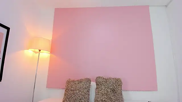 andyylove jk online show from December 17, 1:28 pm