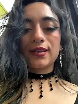 Snapshot of Lila_Desiree chatting on December 9, 9:16 pm Lila Desiree online show from December 9, 9:16 pm