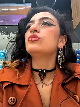 Snapshot of Lila_Desiree chatting on December 31, 6:35 pm Lila Desiree online show from December 31, 6:35 pm