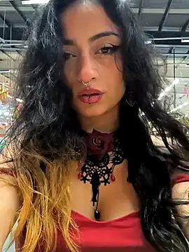 Snapshot of Lila_Desiree chatting on February 18, 12:48 am Lila Desiree online show from February 18, 12:48 am