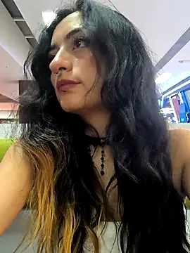 Snapshot of Lila_Desiree chatting on February 21, 1:00 am Lila Desiree online show from February 21, 1:00 am
